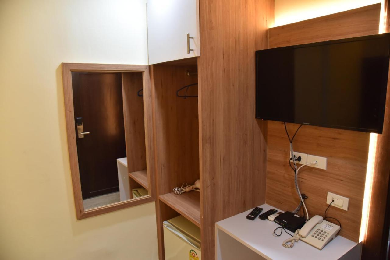 Rose Nana Hotel Бангкок Экстерьер фото