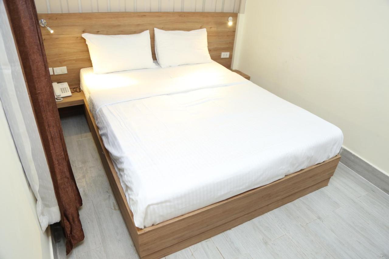 Rose Nana Hotel Бангкок Экстерьер фото