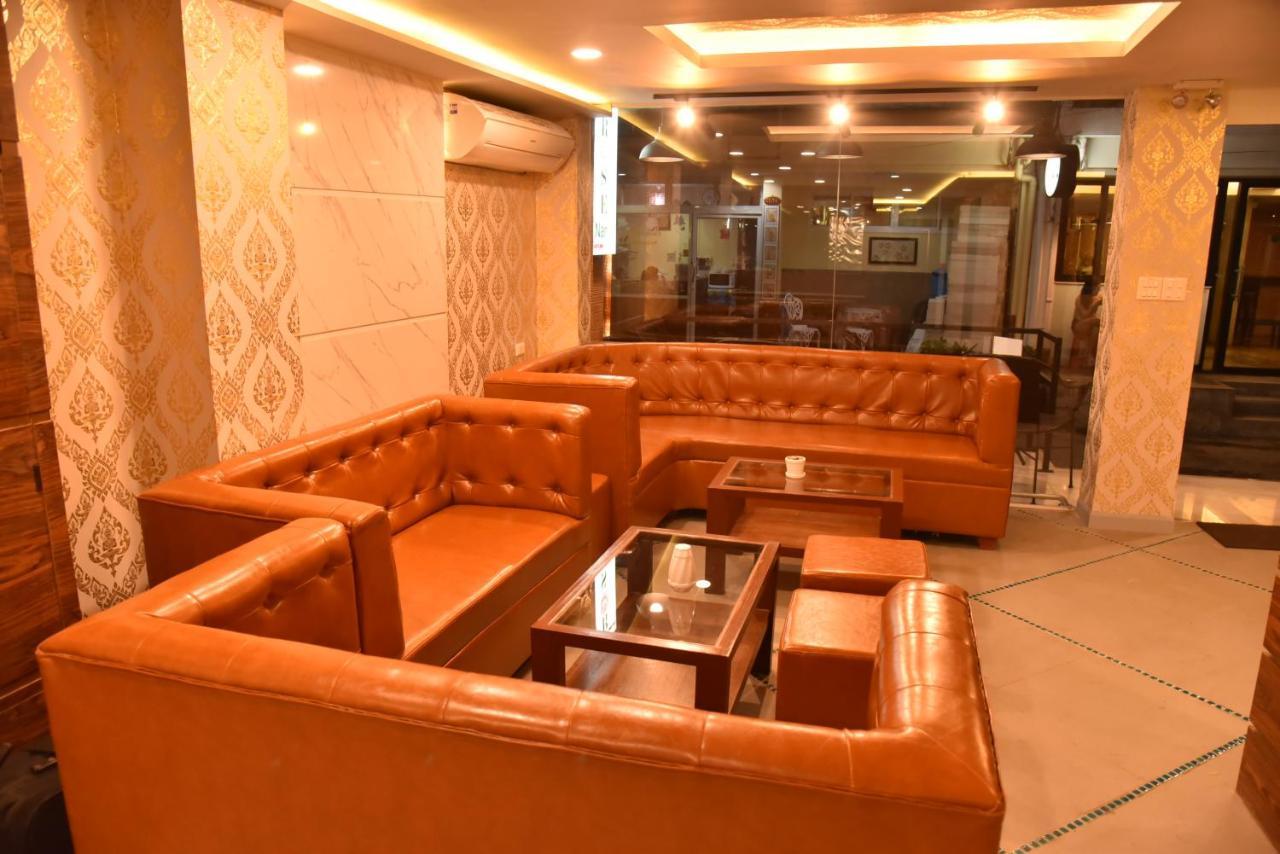 Rose Nana Hotel Бангкок Экстерьер фото
